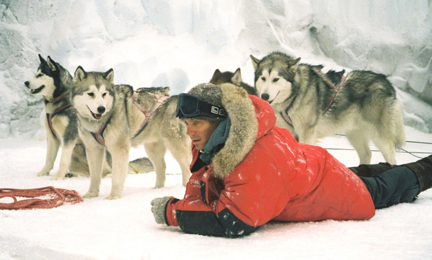 زیر هشت (Eight Below)